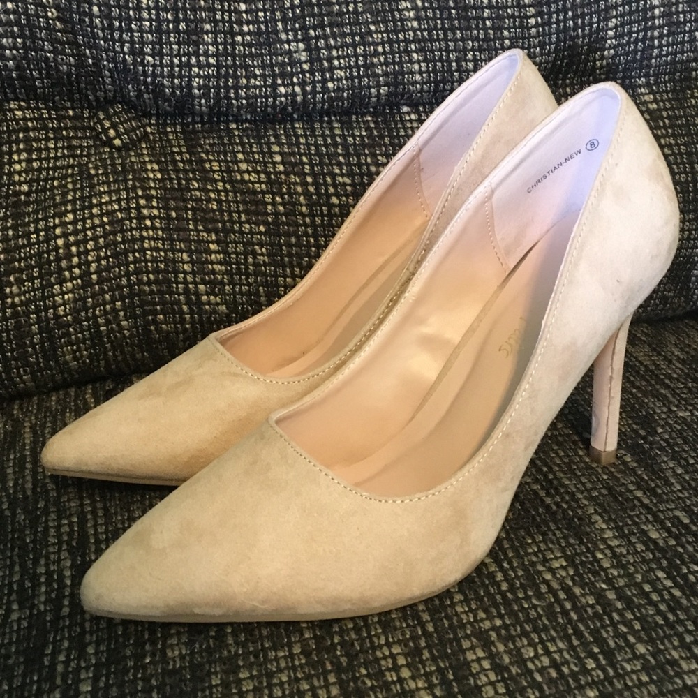 Size 8 Dream Paris heals Nude Suede